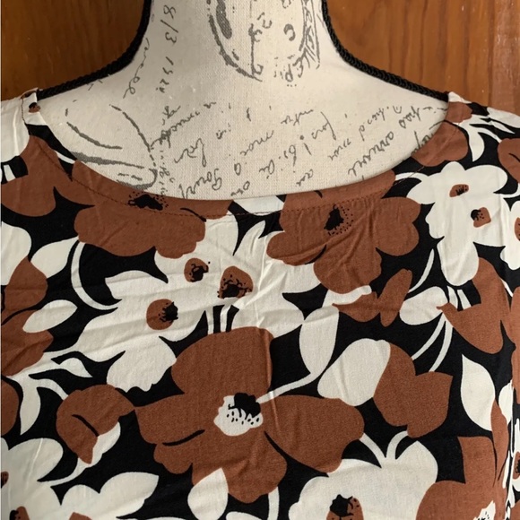 Easel Coffee Print Loose Fitting Dress (L) - Picture 5 of 16